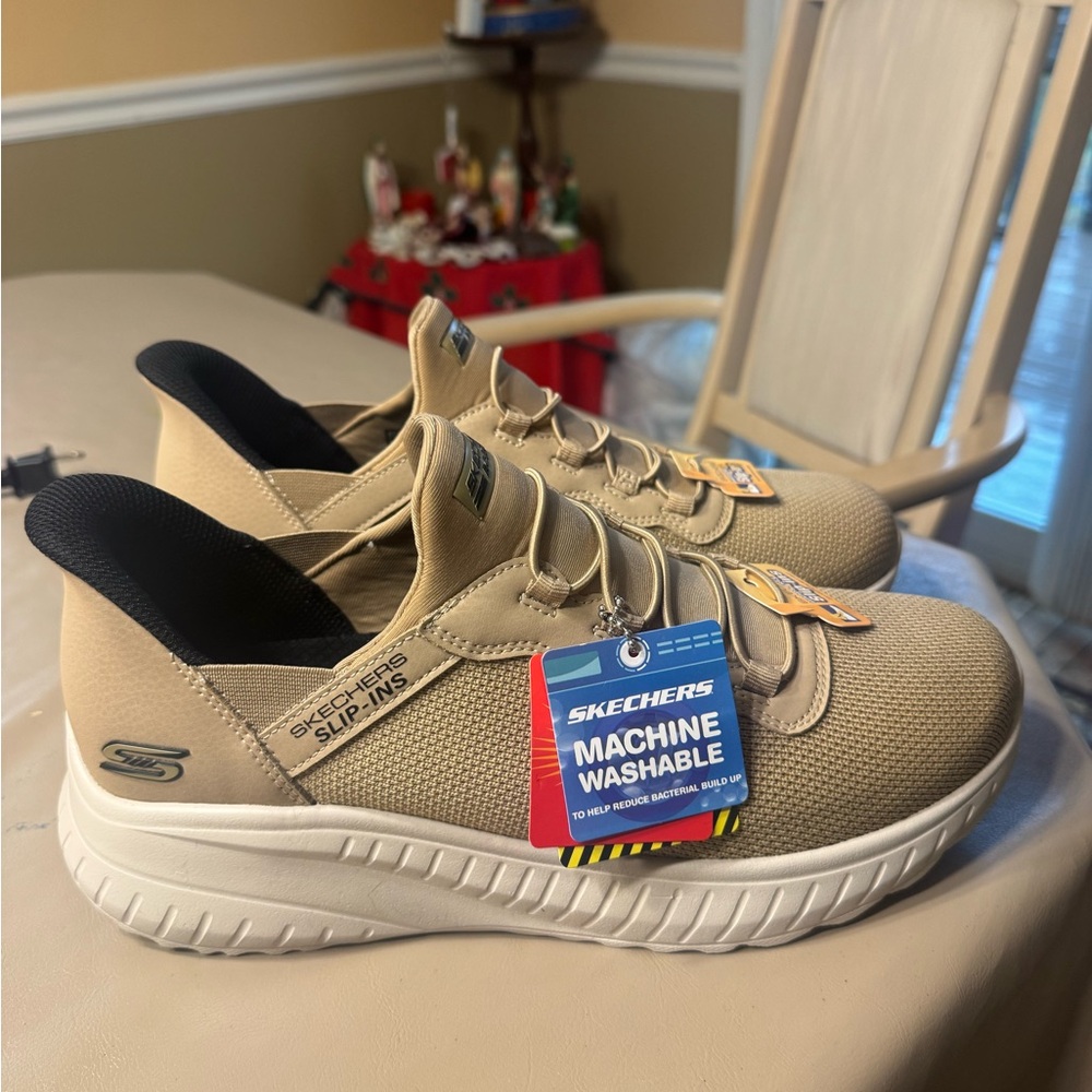 Skechers Beige Slip-Ins Men's Sneakers size 9 wide